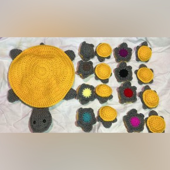 Handmade Crocheted turtles memory game - Picture 1 of 4